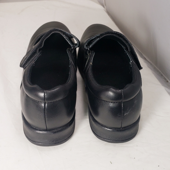 Dr Zen Therapeutic Shoes - Picture 7 of 10